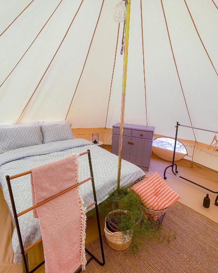 The Hunters Glamping Hotel Ciudanovita Exterior foto